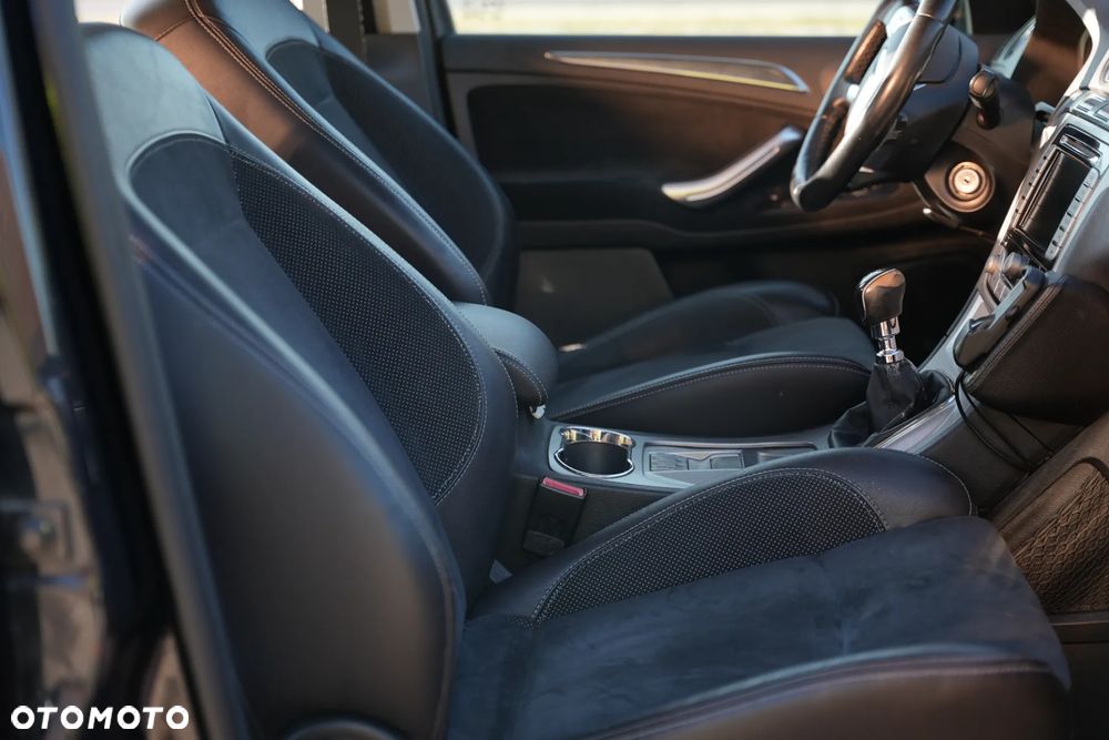 Ford Galaxy 2.0 TDCi Ghia - 13