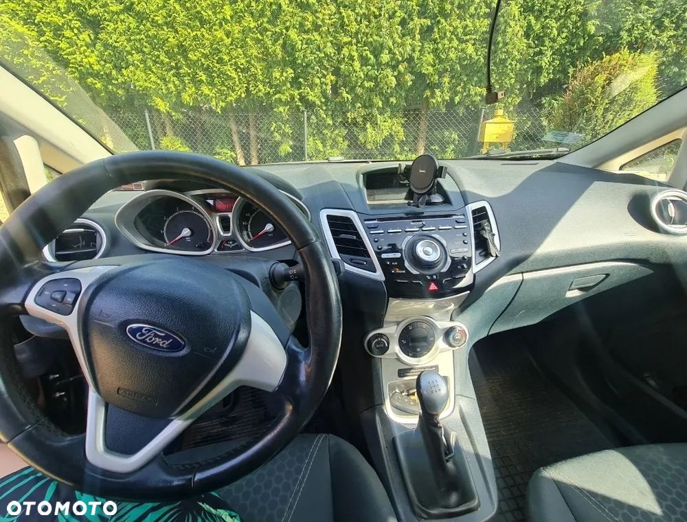 Ford Fiesta 1.4 Champions Edition - 4