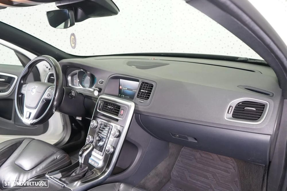 Volvo V60 2.4 D6 R-Design AWD Phev - 20