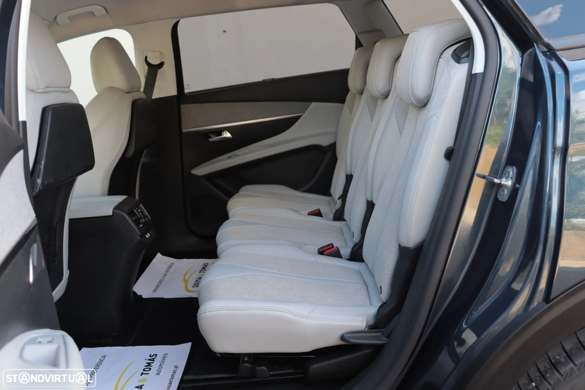 Peugeot 5008 1.2 PureTech Allure EAT8 - 14
