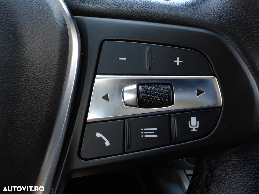 BMW Seria 3 330e xDrive AT PHEV - 25