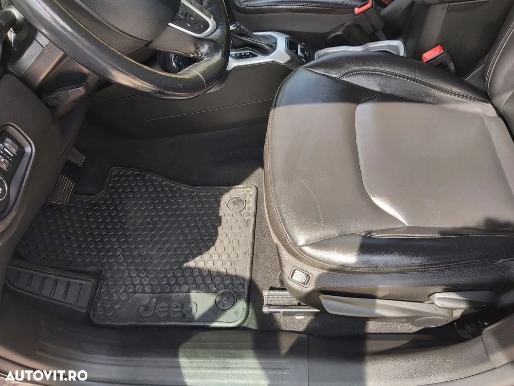 Jeep Renegade 2.0 M-Jet 4x4 AT Limited - 8
