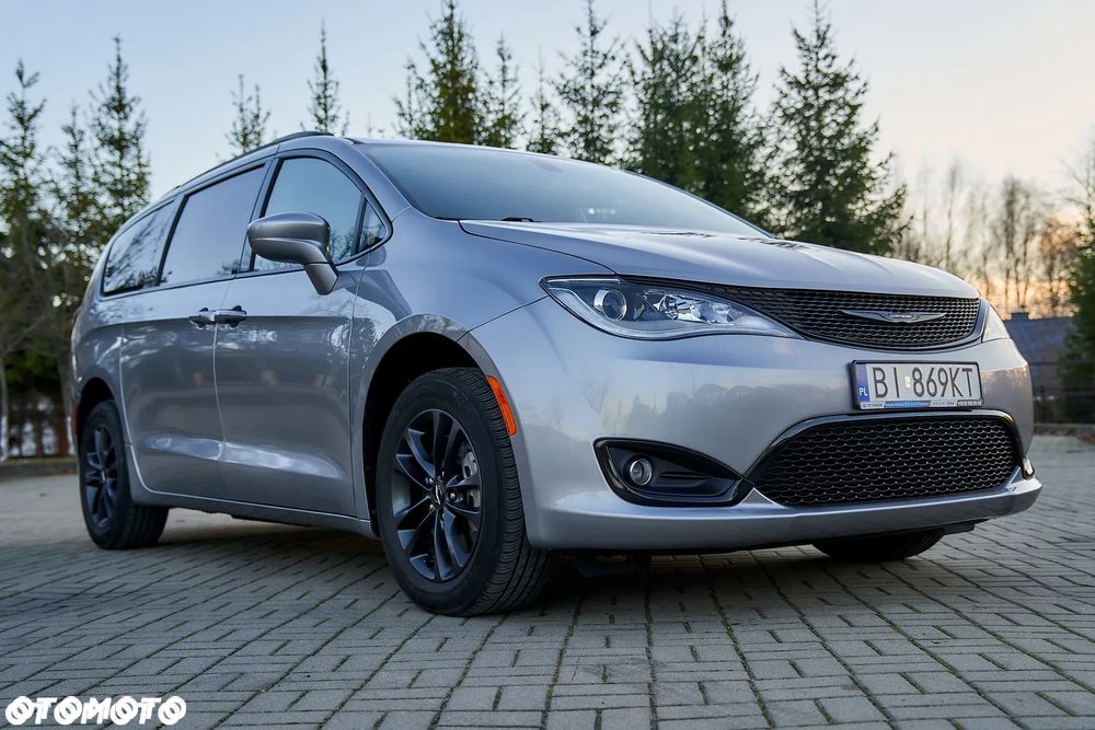 Chrysler Pacifica - 7