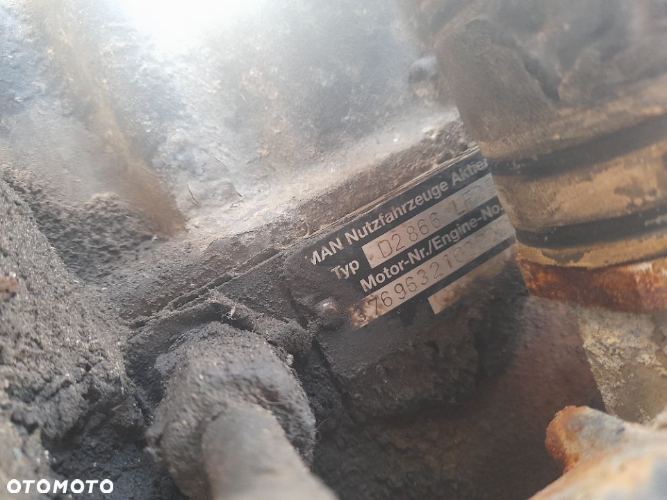 SŁUPEK SILNIKA MAN D2866 LF25 409KM EURO 3 - 3