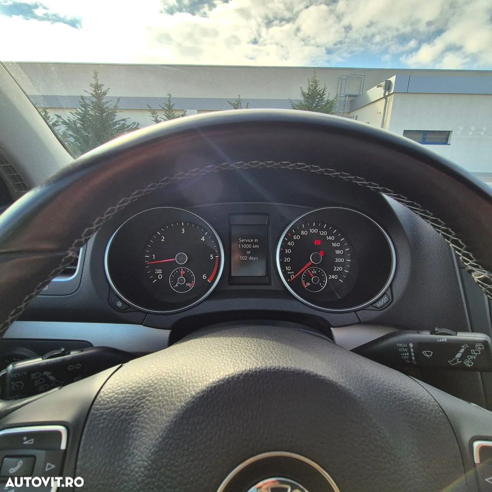 Volkswagen Golf 1.6 TDI DPF Team - 15