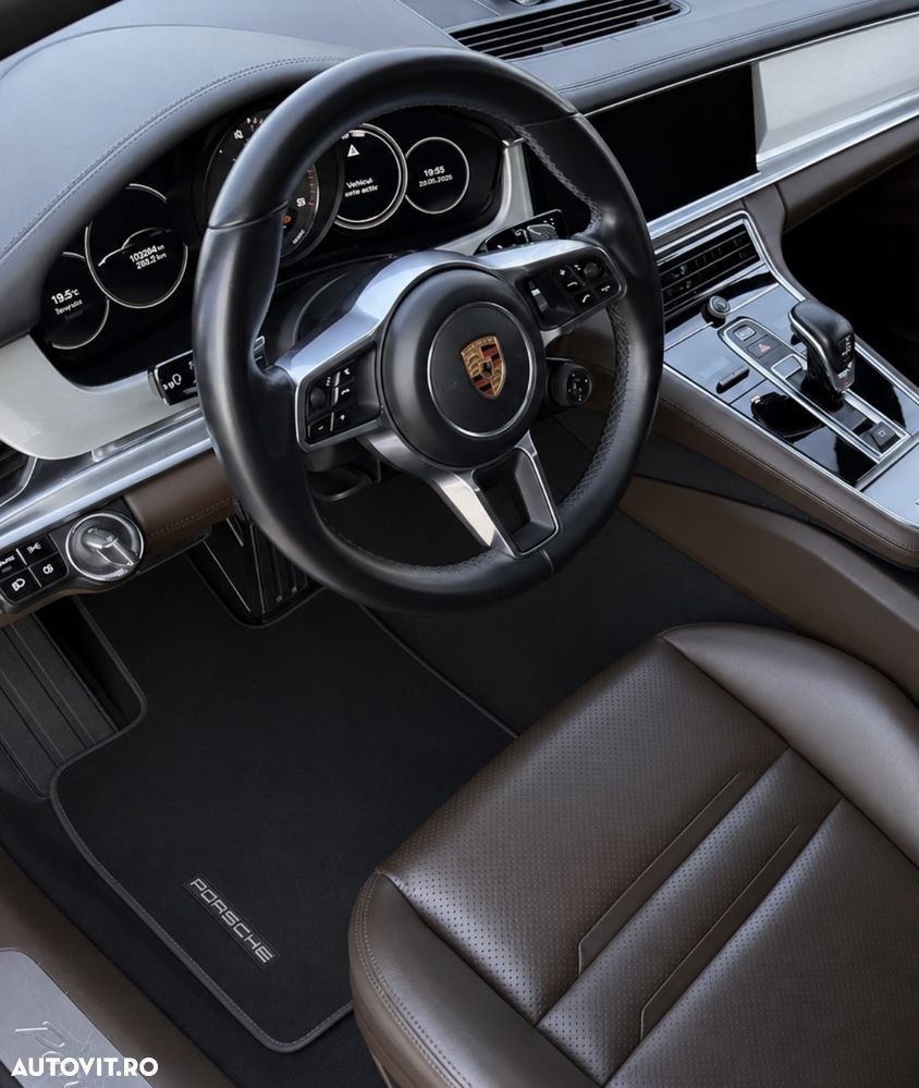 Porsche Panamera 4 E-Hybrid - 8