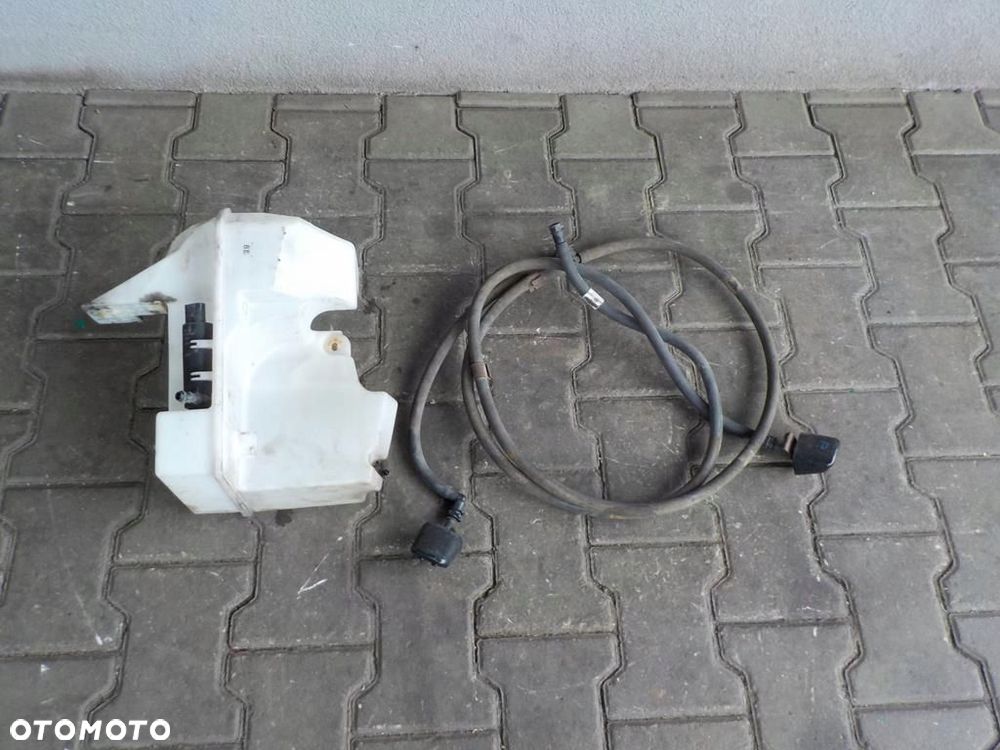 VW T5 ZBIORNICZEK SPRYSKIWACZY SZYB  REFLEKTORÓW LAMP POMPKA DYSZE - 1