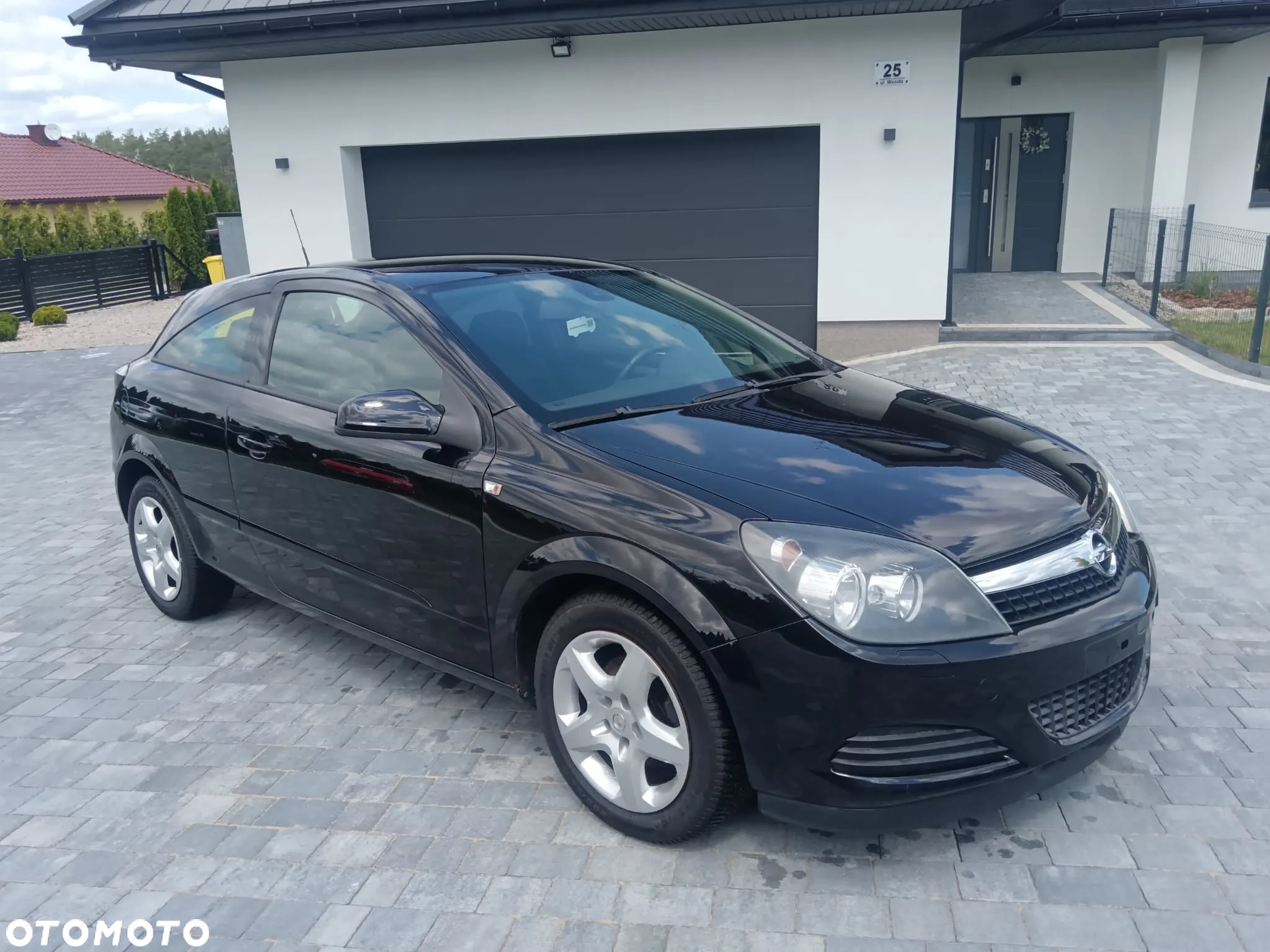 Opel Astra GTC 1.6 - 7