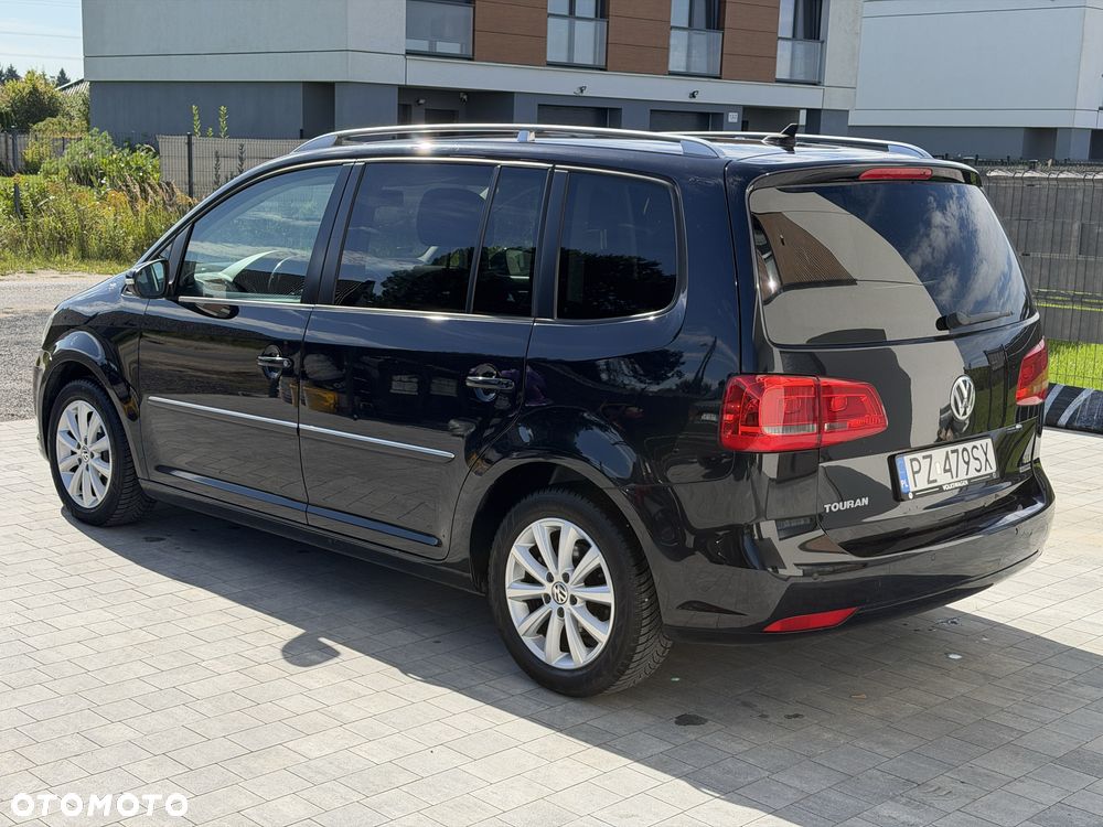 Volkswagen Touran - 4