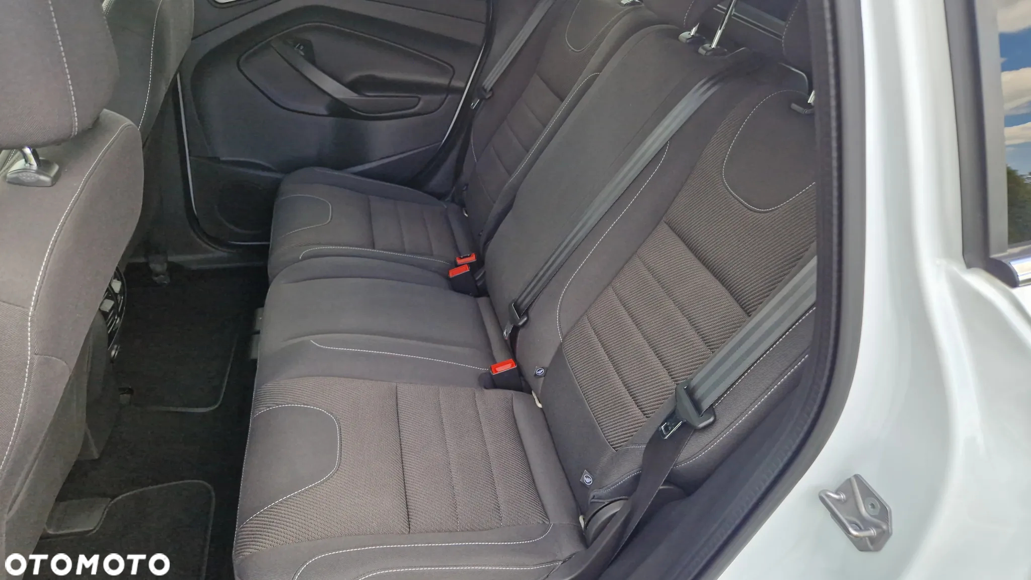 Ford Kuga 2.0 TDCi 2x4 Titanium - 17