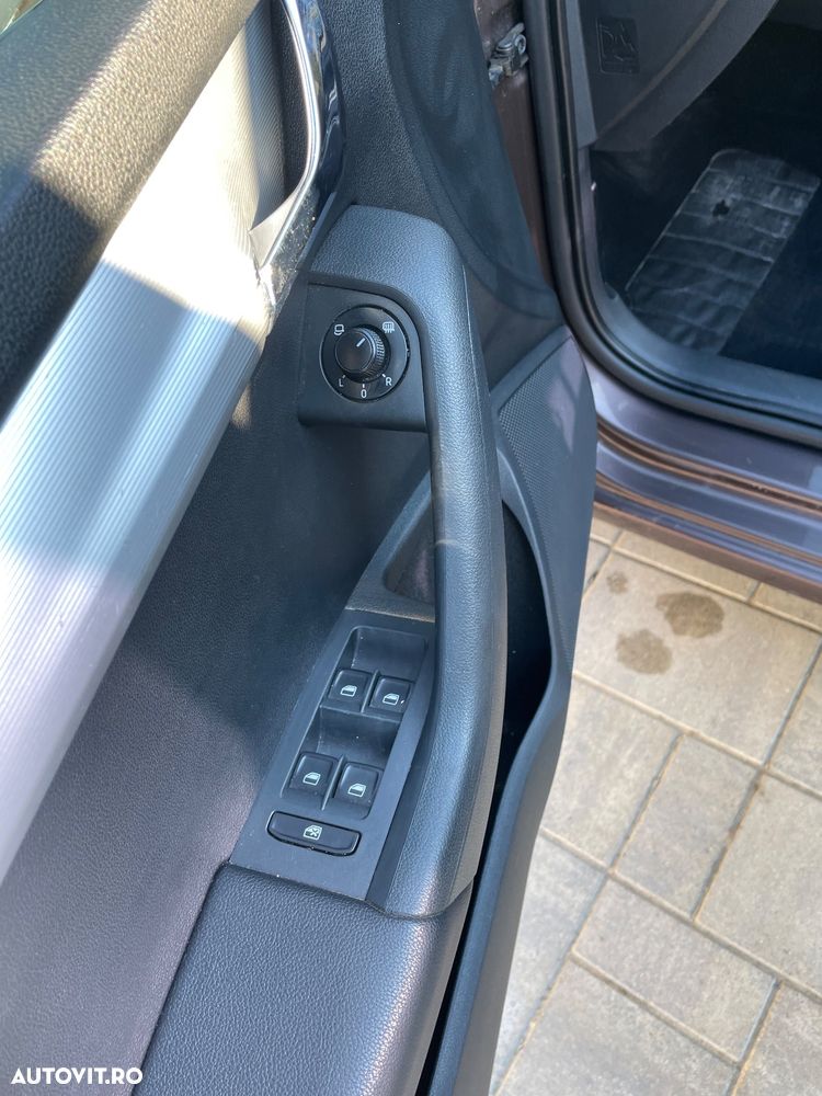 Skoda Octavia 1.6 TDI STYLE DSG - 10