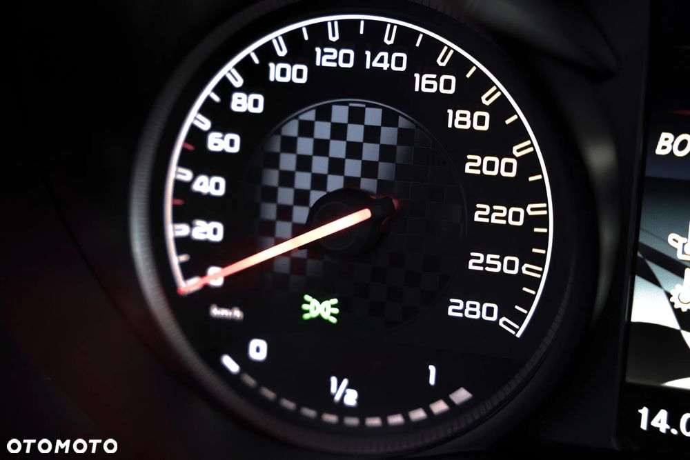 Mercedes-Benz GLC - 21