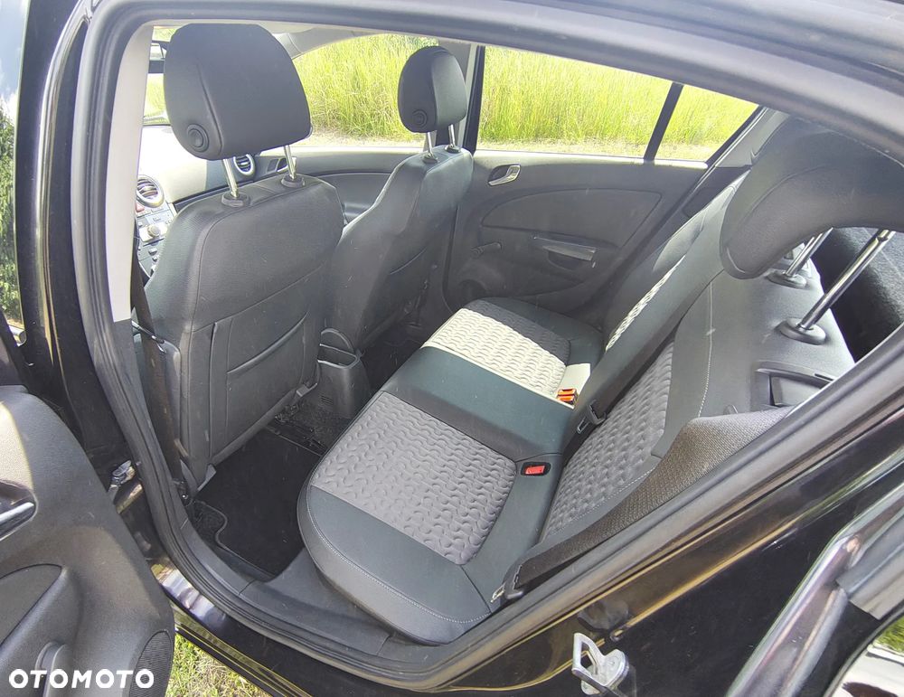 Opel Corsa 1.4 16V Cosmo - 22