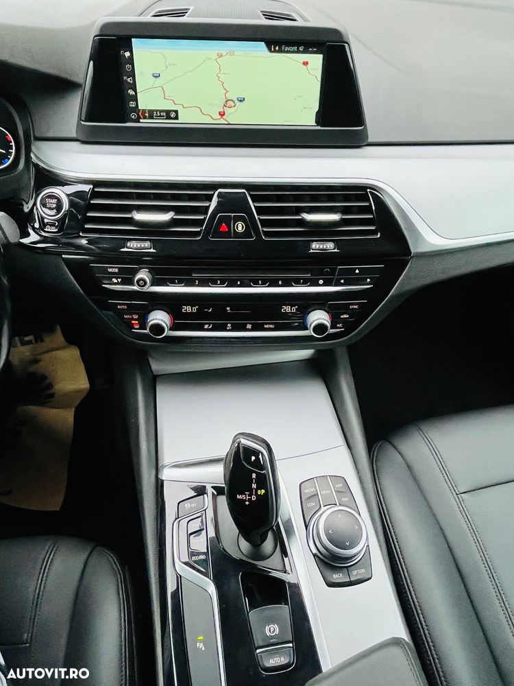 BMW Seria 5 518d Touring Aut. Luxury Line - 9