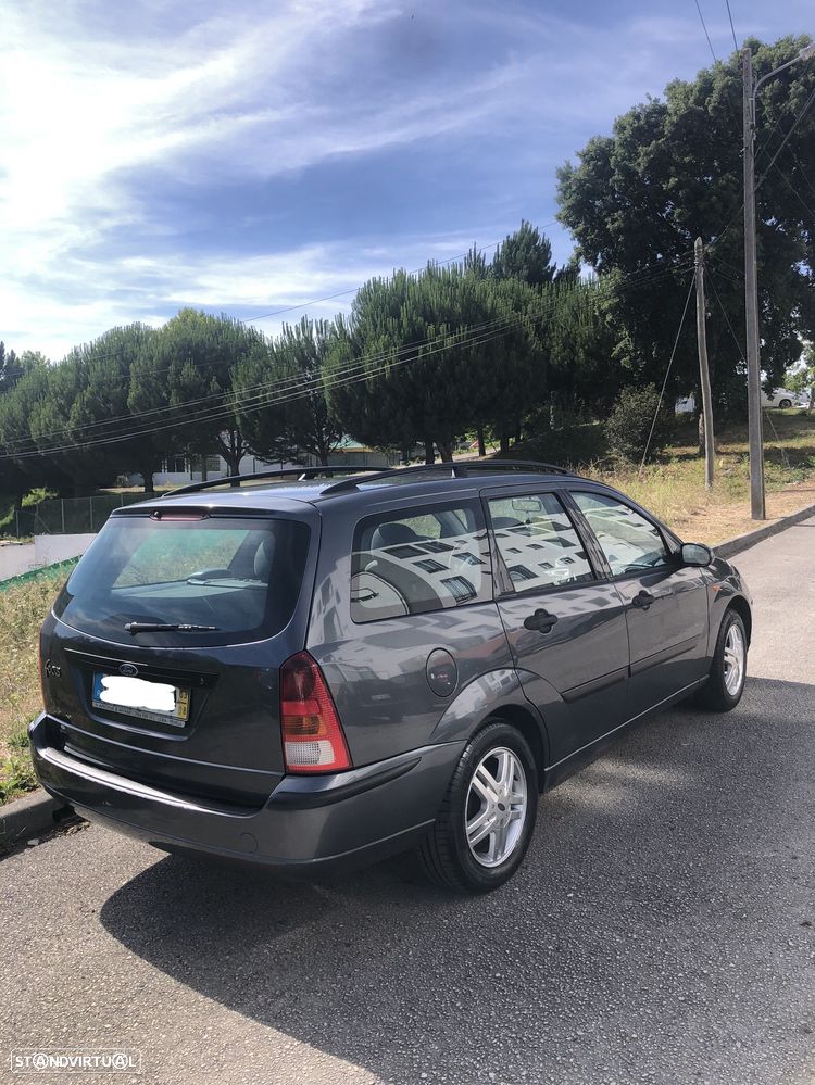 Ford Focus SW 1.6 Ghia - 1