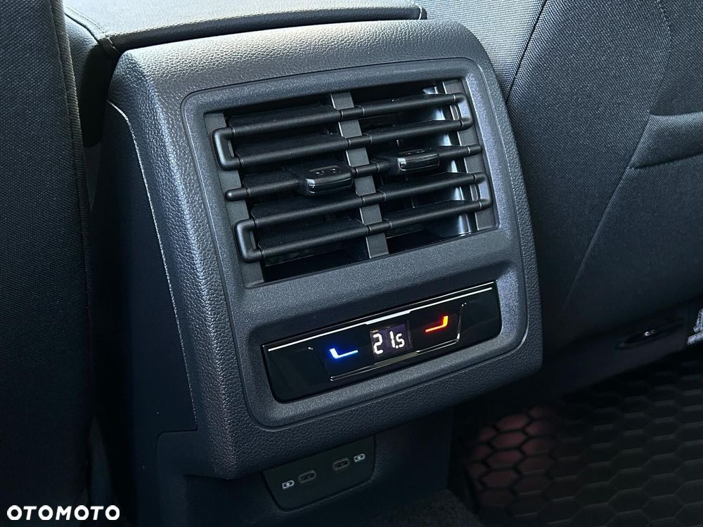 Volkswagen Golf Variant - 36