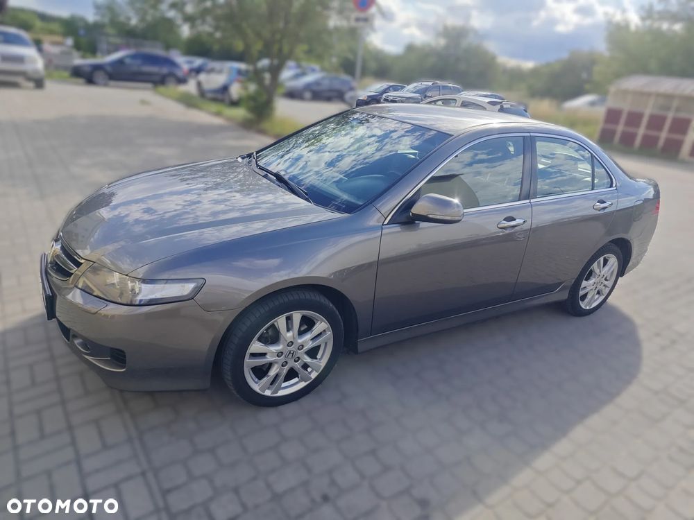 Honda Accord 2.0 Sport - 1