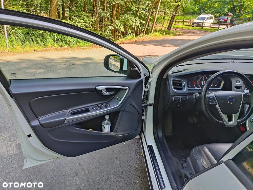 Volvo S60 T5 Drive-E Momentum - 31