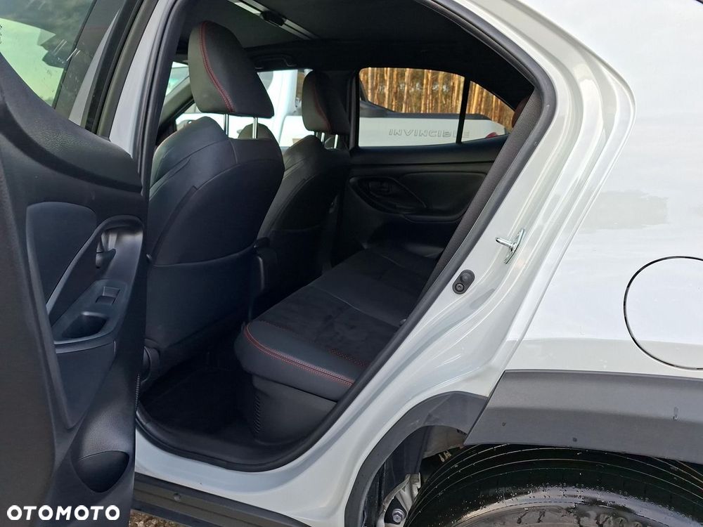 Toyota Yaris Cross Hybrid 1.5 GR Sport - 17