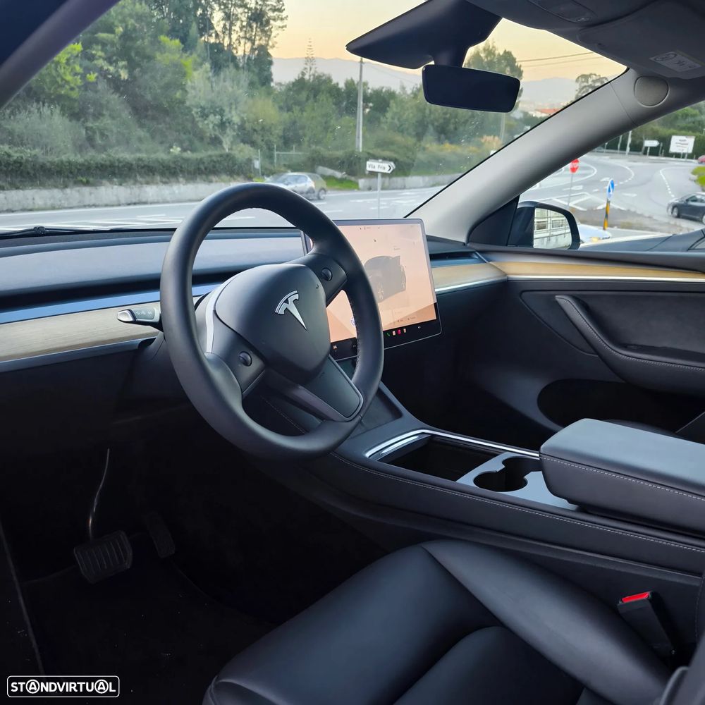 Tesla Model Y RWD - 11
