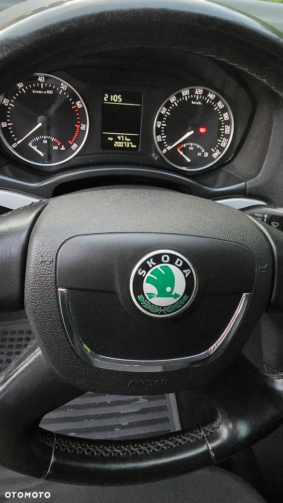 Skoda Octavia 1.6 Combi Classic - 8