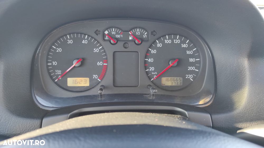Volkswagen Golf - 9
