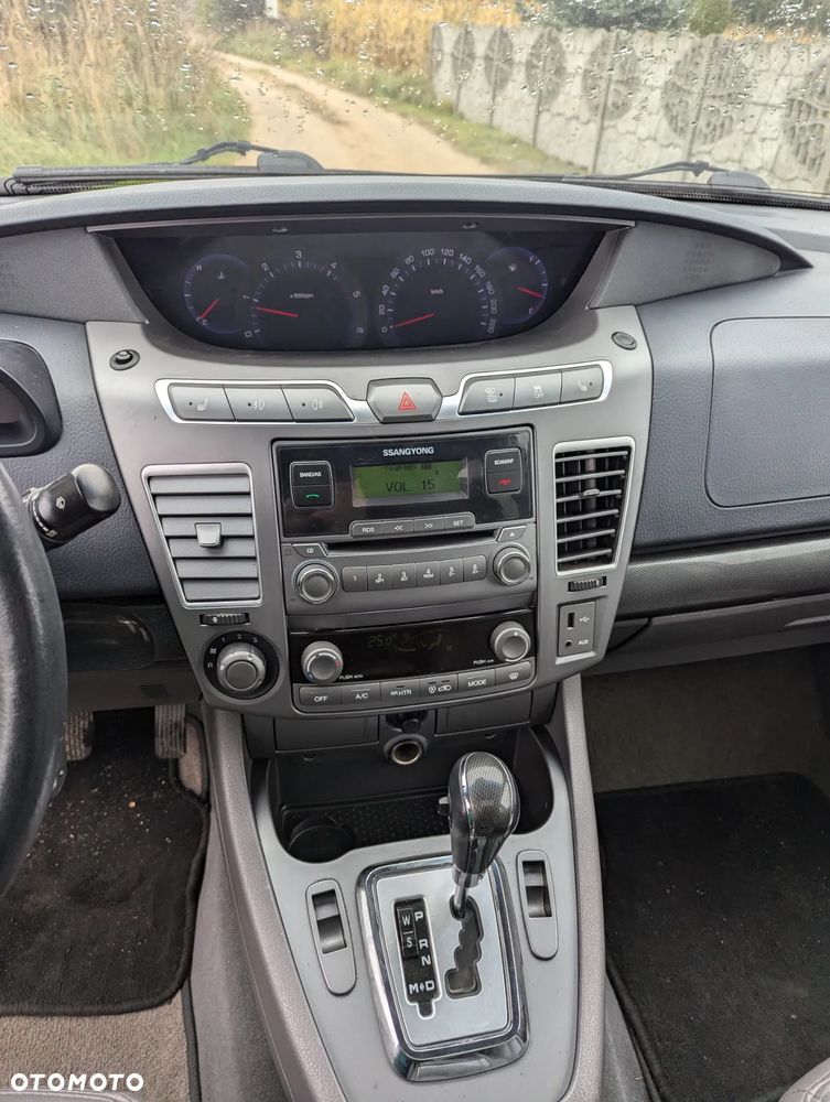 SsangYong/KGM Rodius 2.0 e-XDi200 Quartz - 13