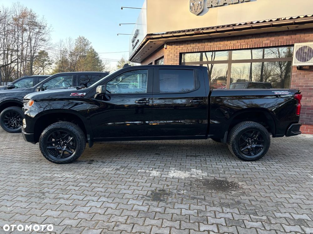 Chevrolet Silverado - 32