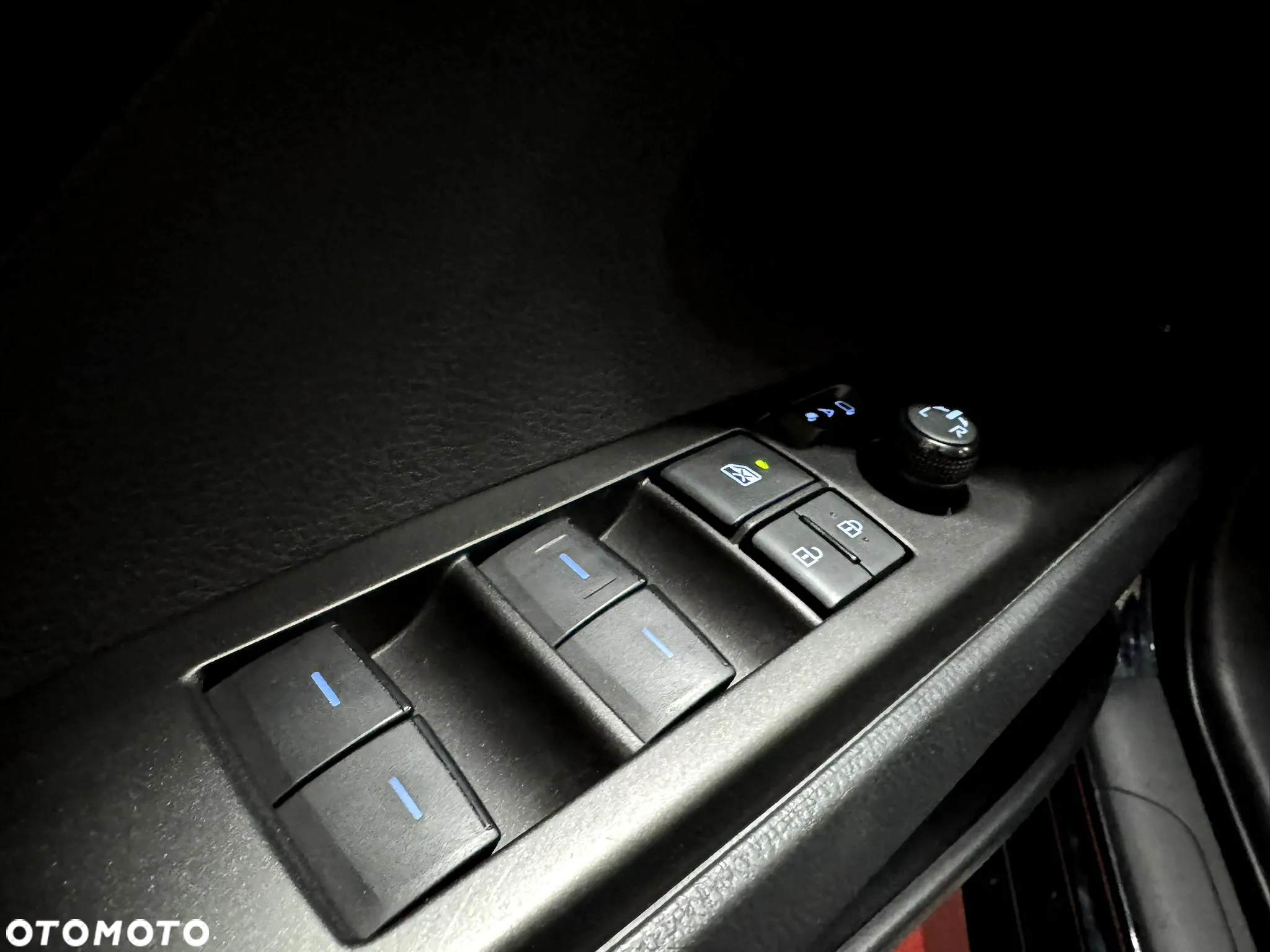 Toyota Camry 2.5 Hybrid Comfort CVT - 27