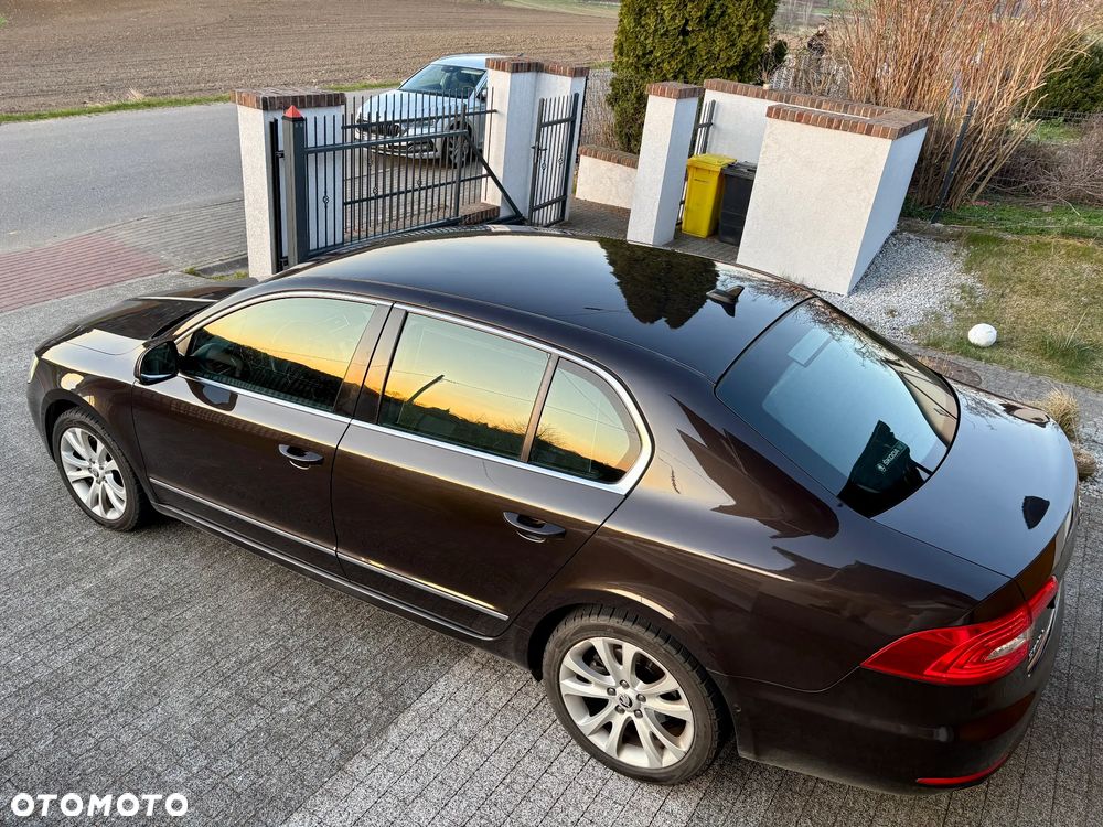 Skoda Superb 2.0 TDI Elegance DSG - 33