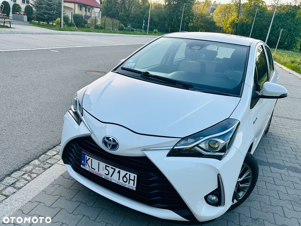 Toyota Yaris Hybrid 100 Premium EU6 - 3
