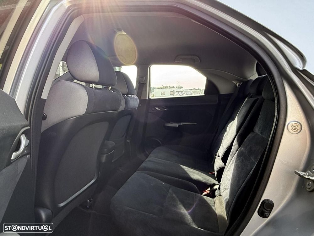 Honda Civic 1.4 Comfort - 23