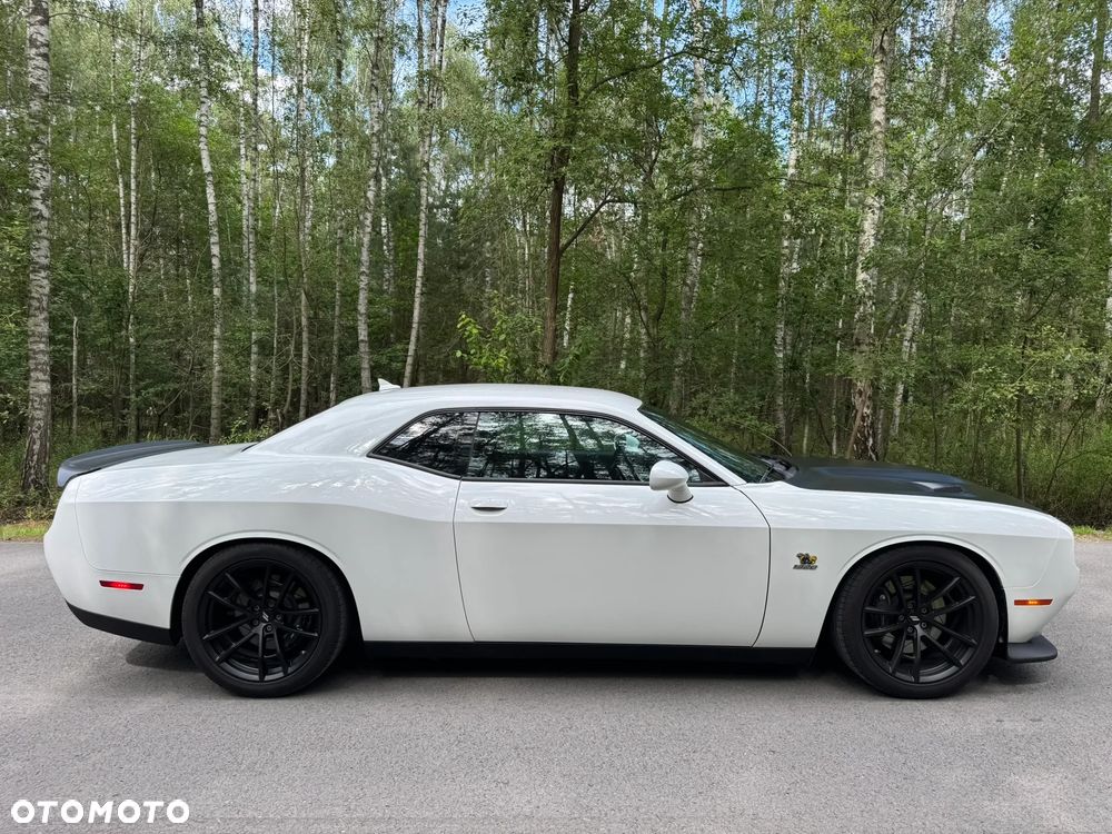 Dodge Challenger - 5