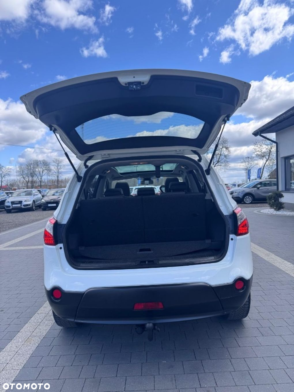 Nissan Qashqai+2 - 10