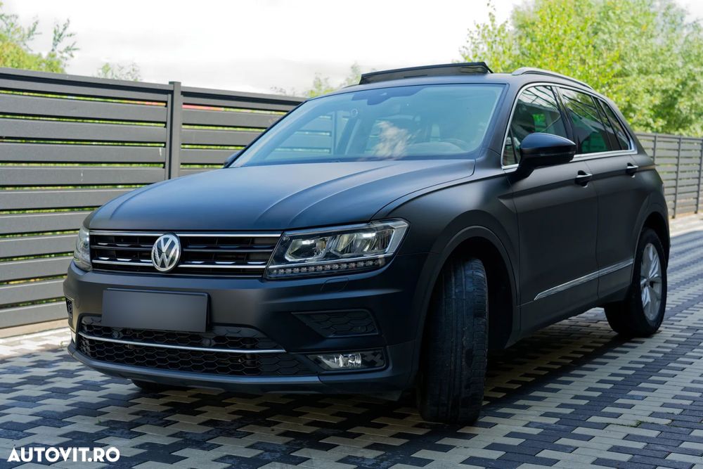 Volkswagen Tiguan - 1