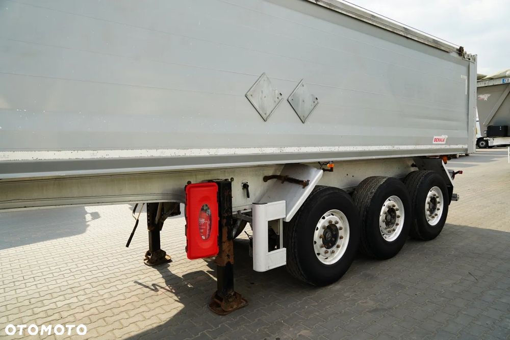 Benalu WYWROTKA / 29 m3 / ALUMINIOWA / OŚ PODNOSZONA / WAGA: 5 000 KG / ALUFELGI  / PLANDEKA ELEKTRYCZNA / SPROWADZONA - 10