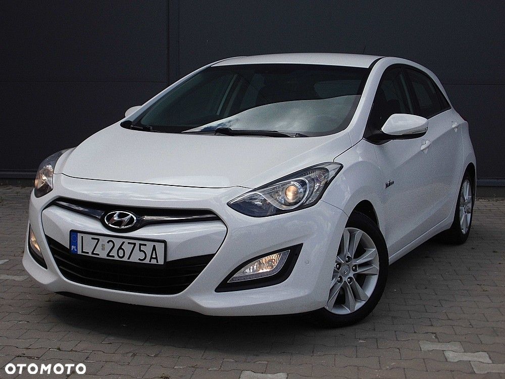 Hyundai i30 1.6 CRDi Fifa World Cup Edition - 1