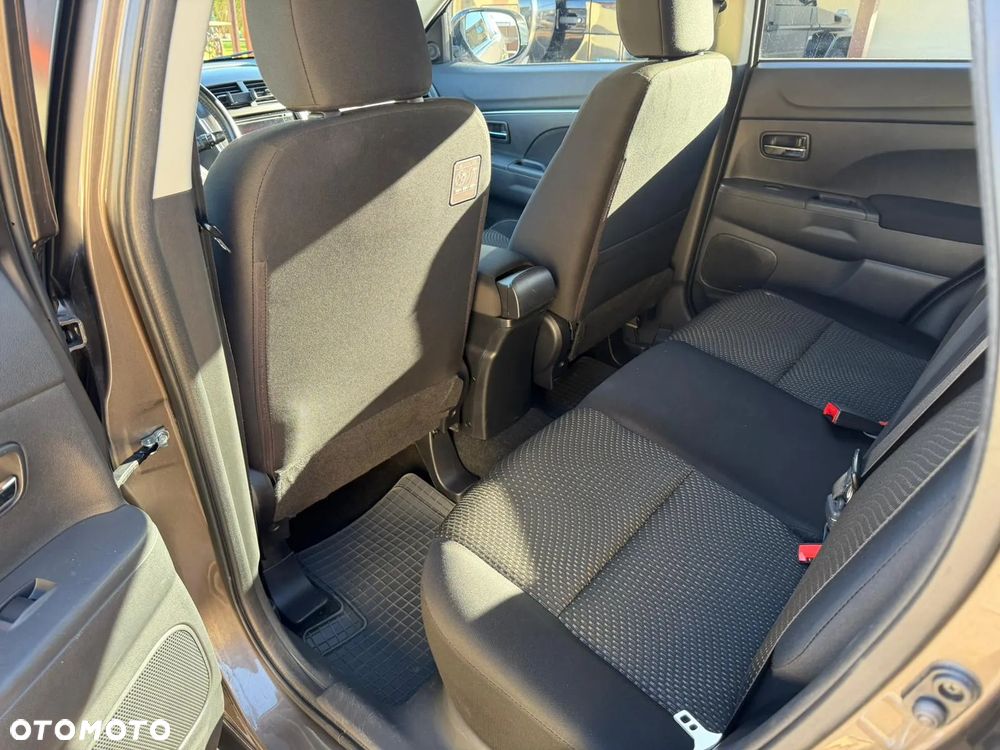 Mitsubishi ASX 1.6 Intense - 12