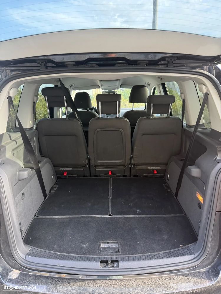 VW Touran 1.6 TDI Blue.Confortline 7L - 24