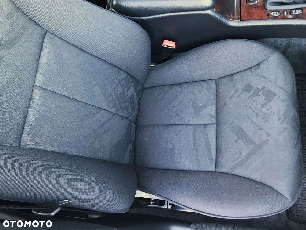 Mercedes-Benz Klasa E - 31