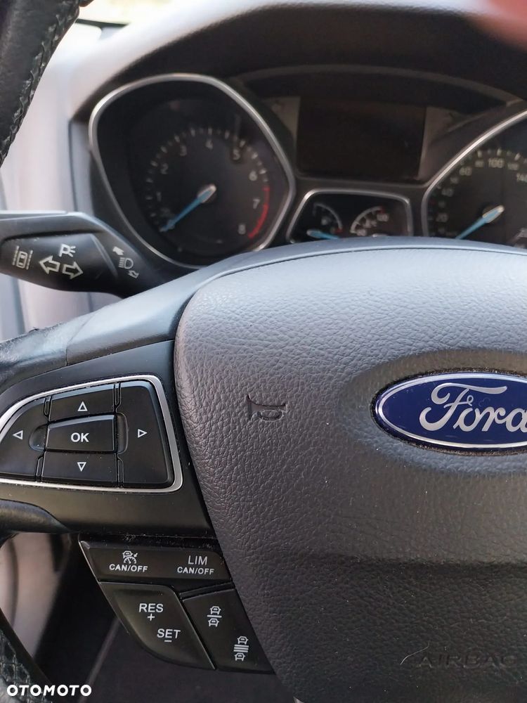 Ford Focus Turnier 1.5 EcoBoost Start-Stopp-System Titanium - 13