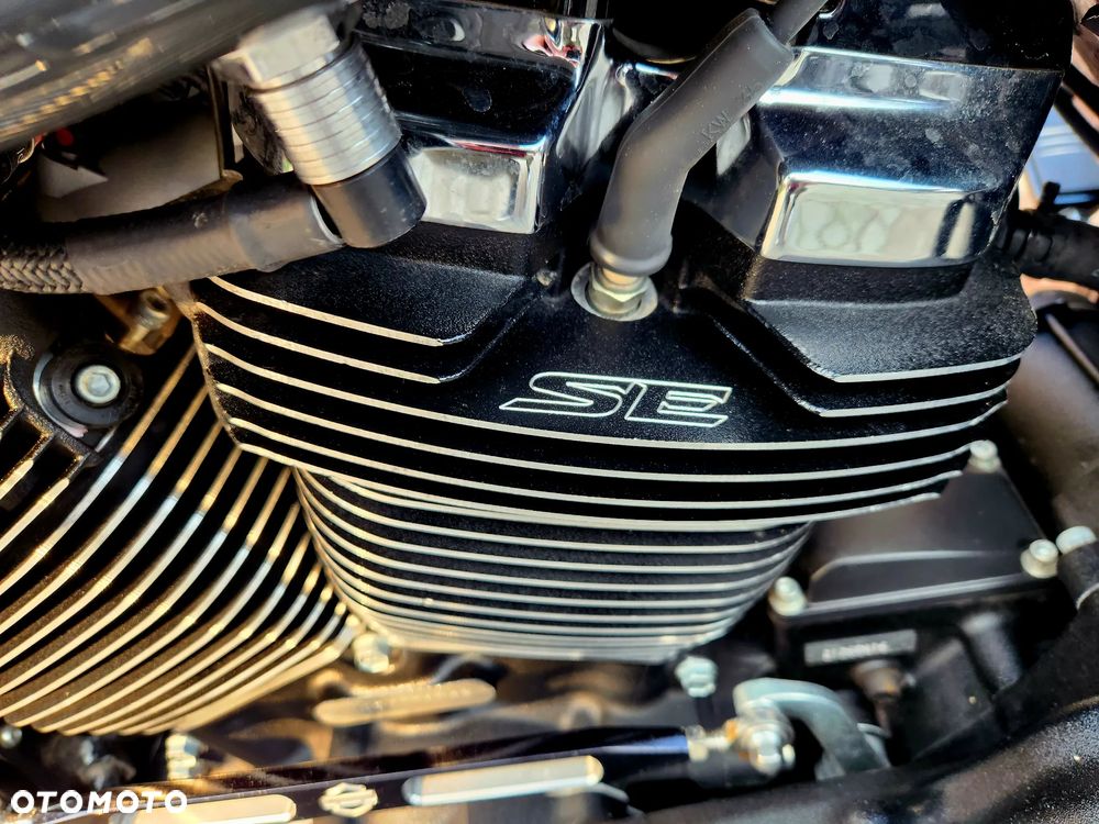 Harley-Davidson Touring Road King - 12