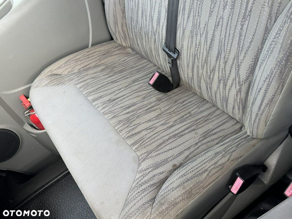Nissan Interstar - 11