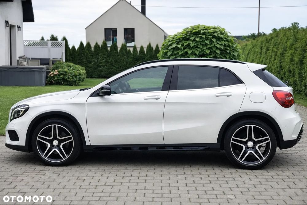 Mercedes-Benz GLA 250 4-Matic AMG Line - 8