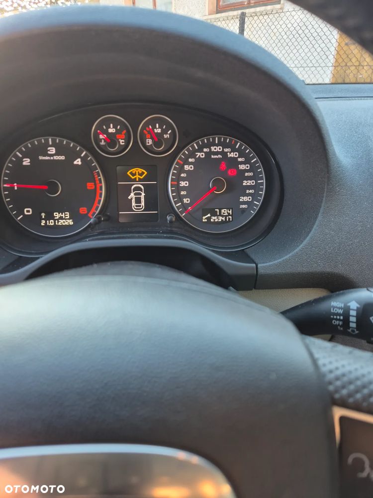 Audi A3 Sportback 2.0 TDI DPF quattro Ambiente - 14