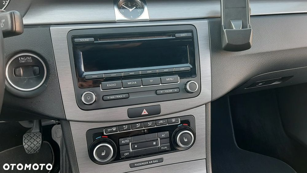Volkswagen Passat 1.6 TDI Comfortline - 12