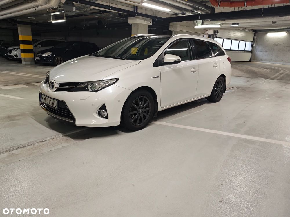 Toyota Auris 1.8 HSD Luna - 1