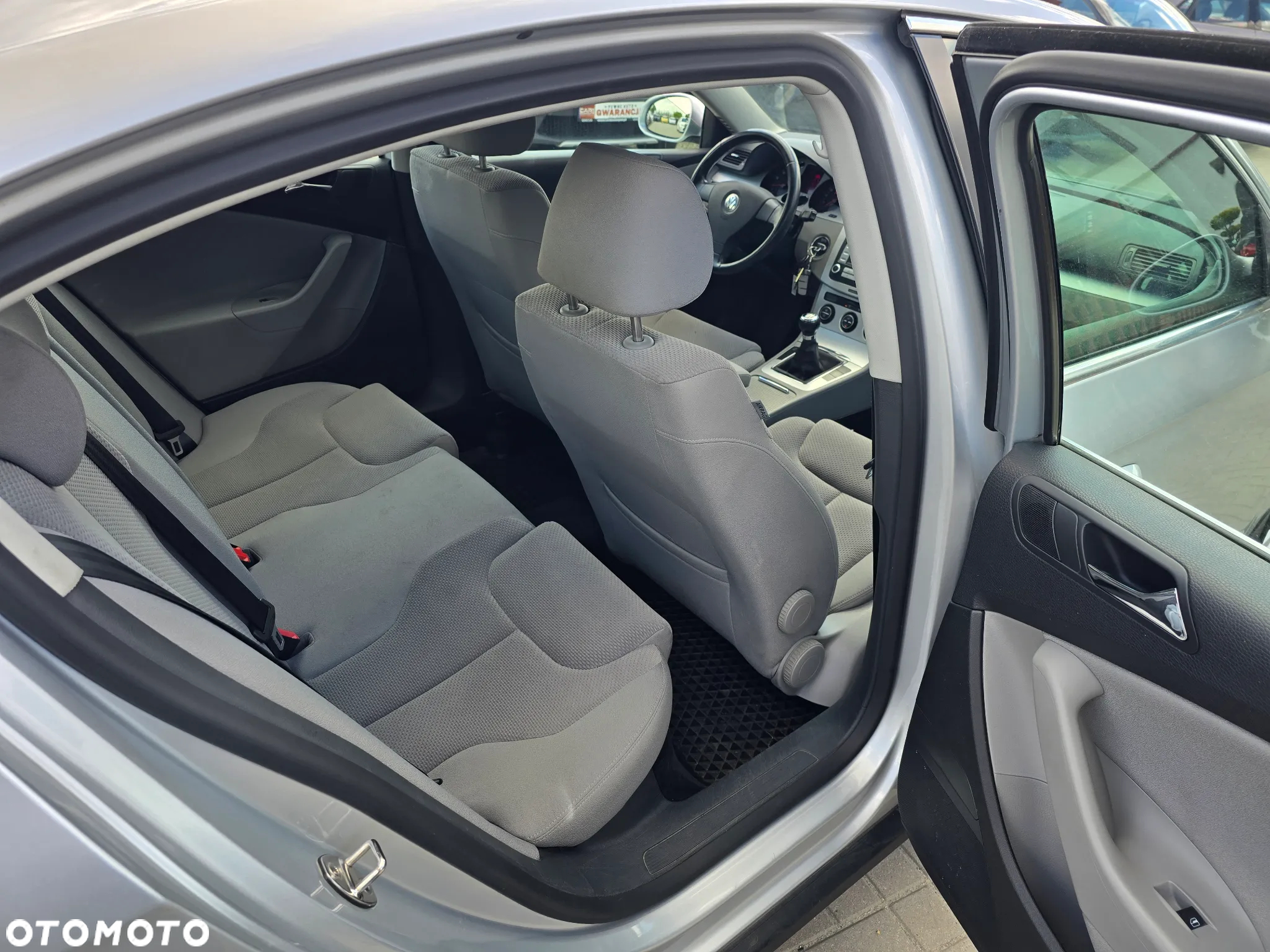 Volkswagen Passat - 10
