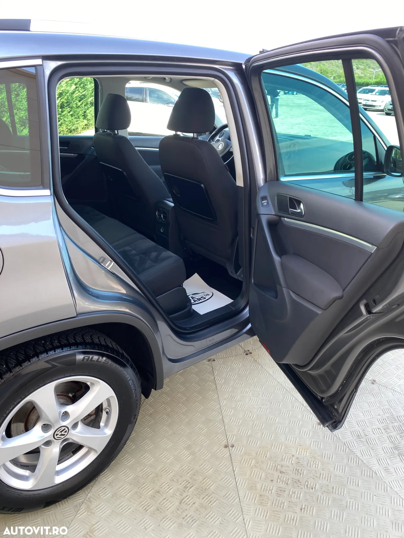 Volkswagen Tiguan 2.0 TDI 4Motion DSG Track & Field - 24