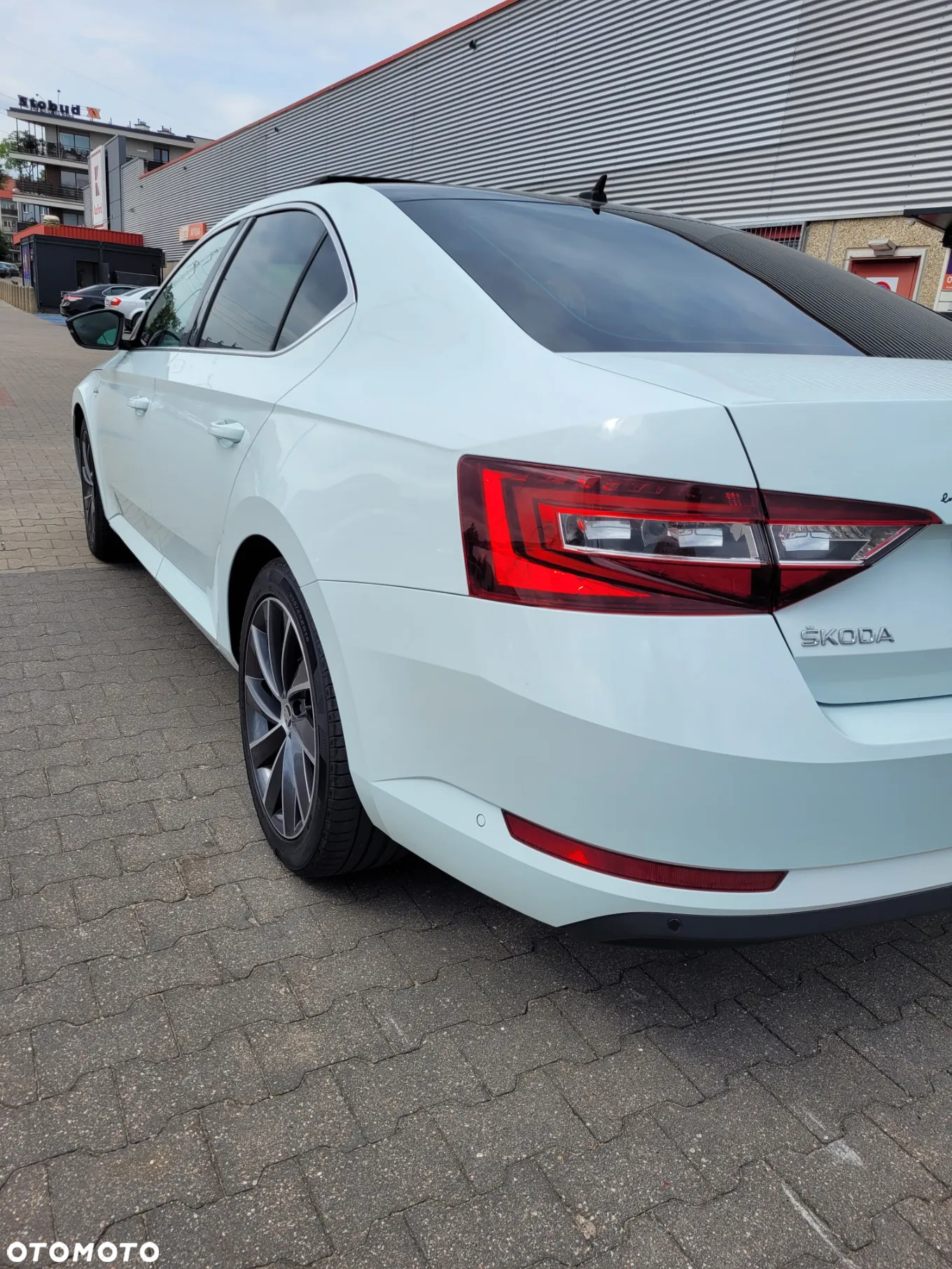 Skoda Superb 2.0 TDI L&K DSG - 6